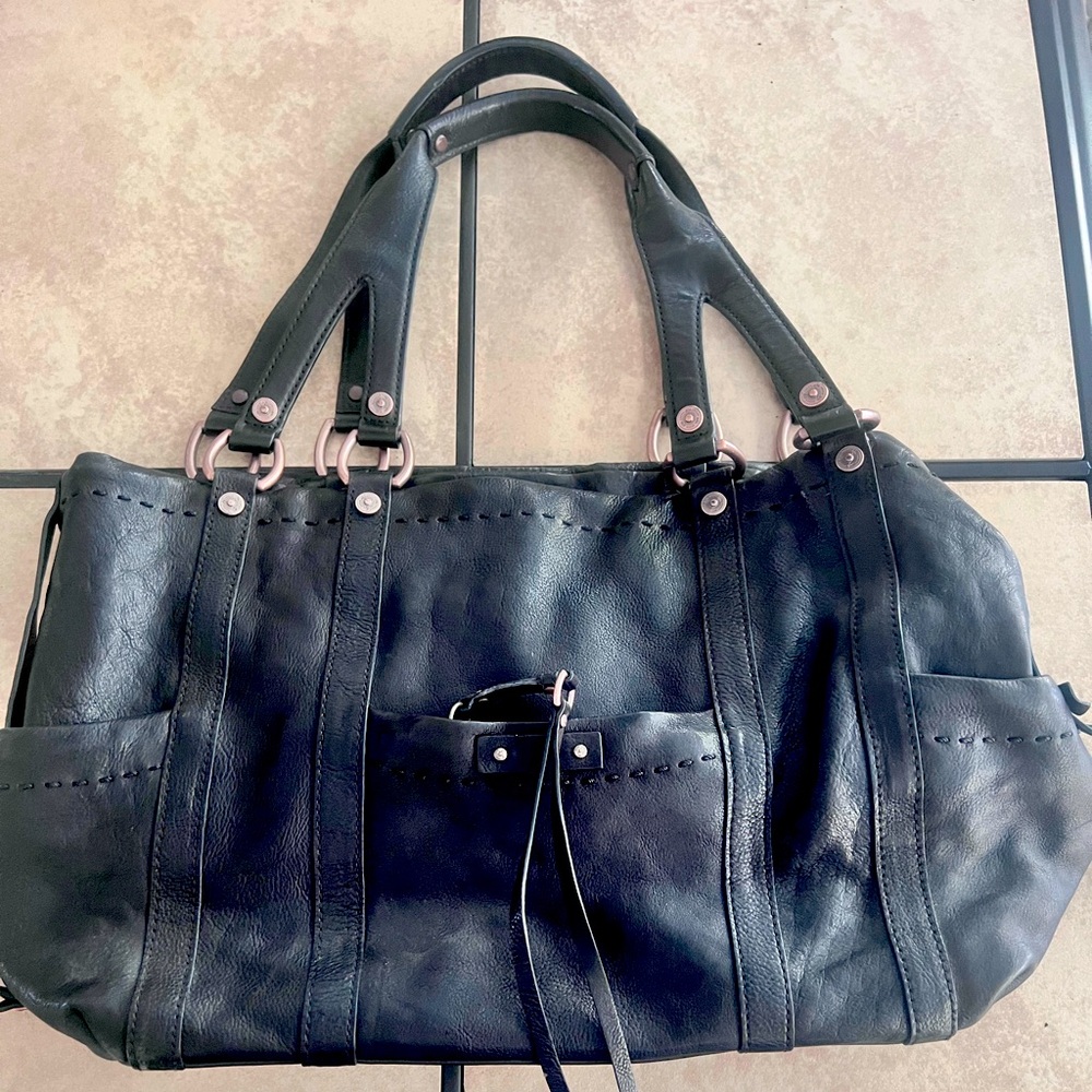 Tre Vero large shoulder bag. EUC.